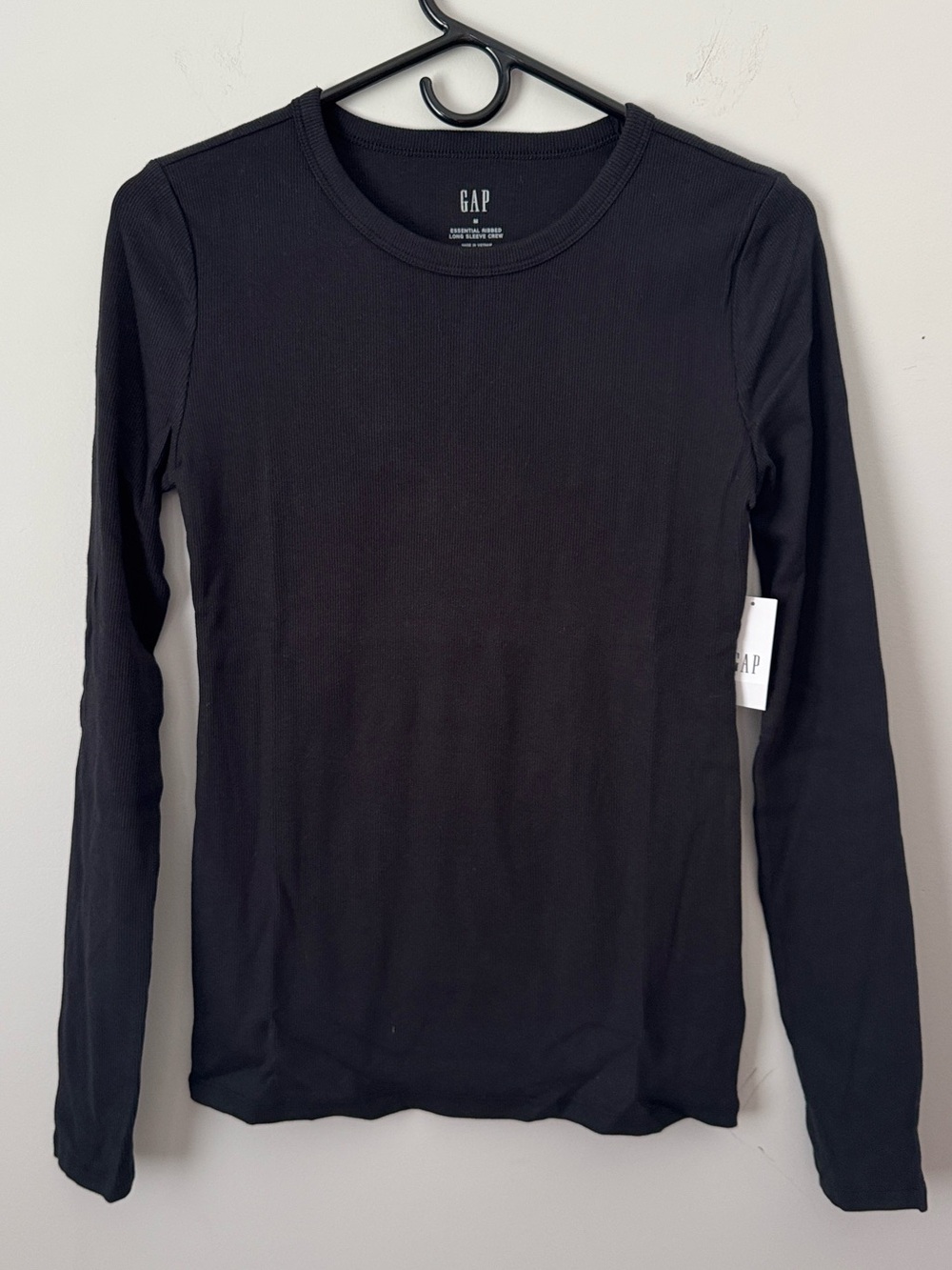 🆕 GAP - Women’s Essential Rib Long Sleeve Crewneck Top - Black - M